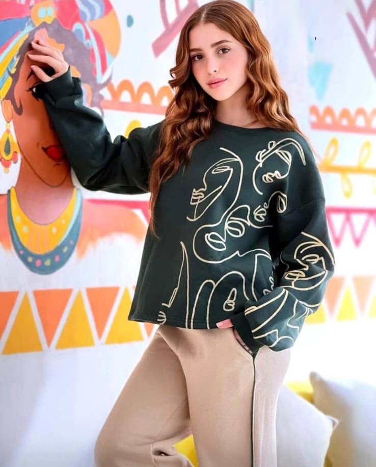 طقم شتوي نسائي أنيق بنقشات فاخرة – قطعتان