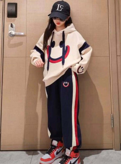 طقم رياضي نسائي عصري