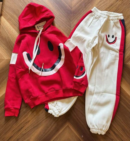 طقم رياضي نسائي عصري