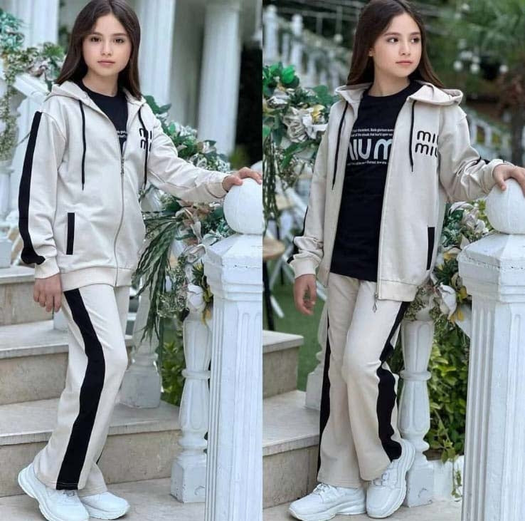 طقم رياضي بنات قطعتين